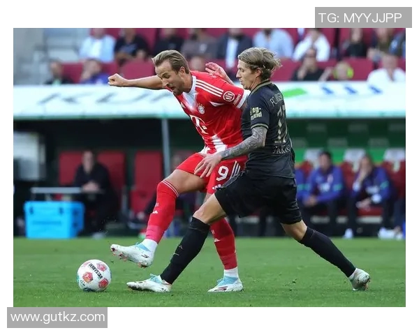 奥格斯堡主场大胜汉堡无力回天，豪取三分