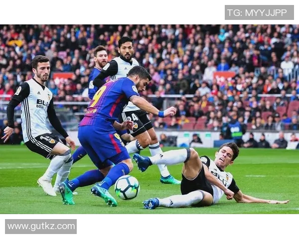 巴伦西亚新援表现低迷,领队大声加压盼提振状态 巴伦西亚新援表现低迷,领队大声加压盼提振状态