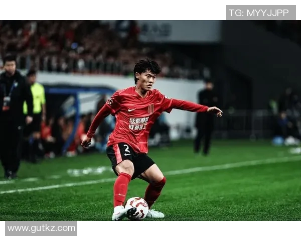 胡荷韬精彩抢断助力球队逆转成都蓉城遭遇意外失利